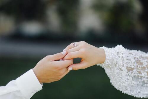 Investing in Love: The Value of Engagement Rings Beyond Romance
